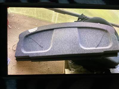 Toyota Auris kalaptartó