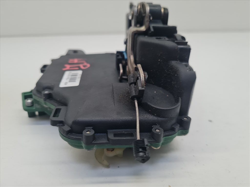 Volkswagen Golf IV, Volkswagen Bora jobb hátsó ajtózár (25371) 3b4839016m 5. kép