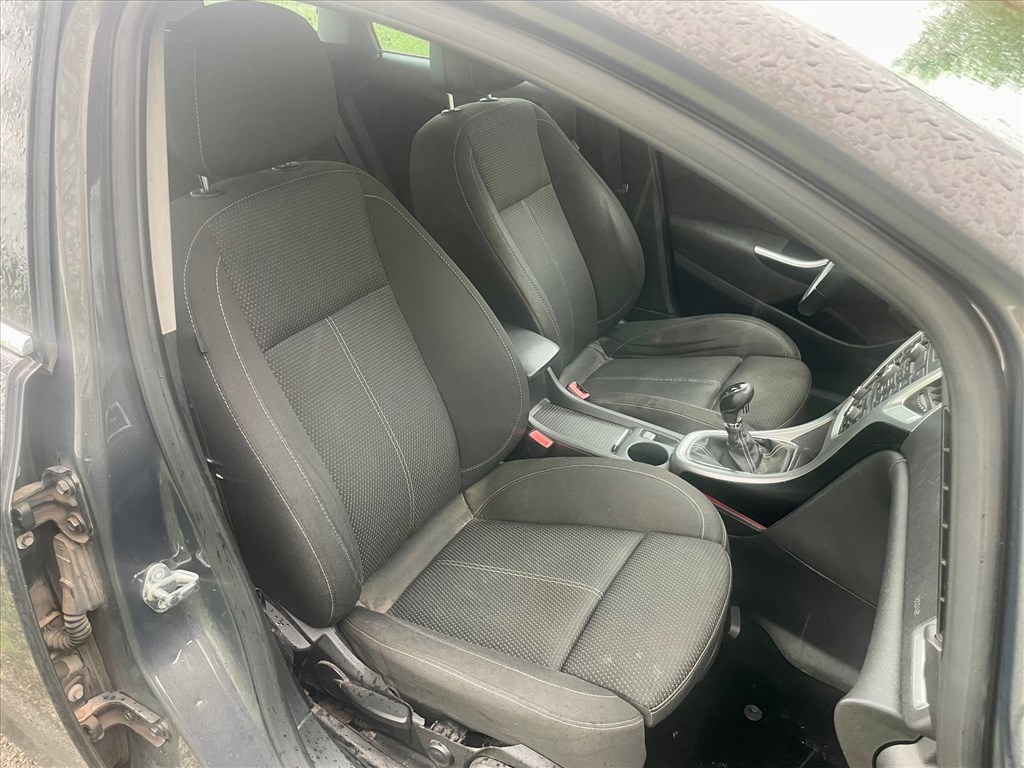 Opel Astra J 1.7 CDTI Bontott Alkatrész  3. kép