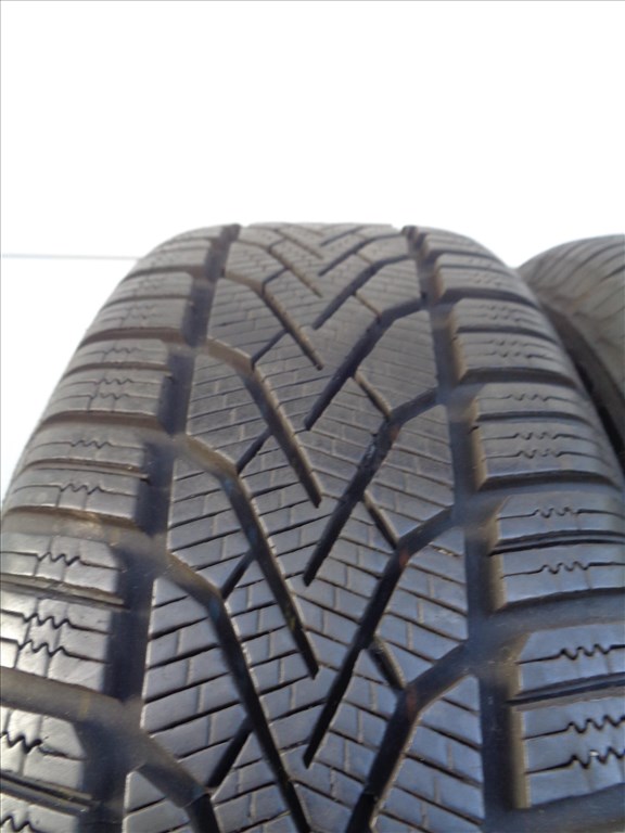 Semperit 185/65R15 téli gumi, 8mm-es mintával eladó. 2. kép