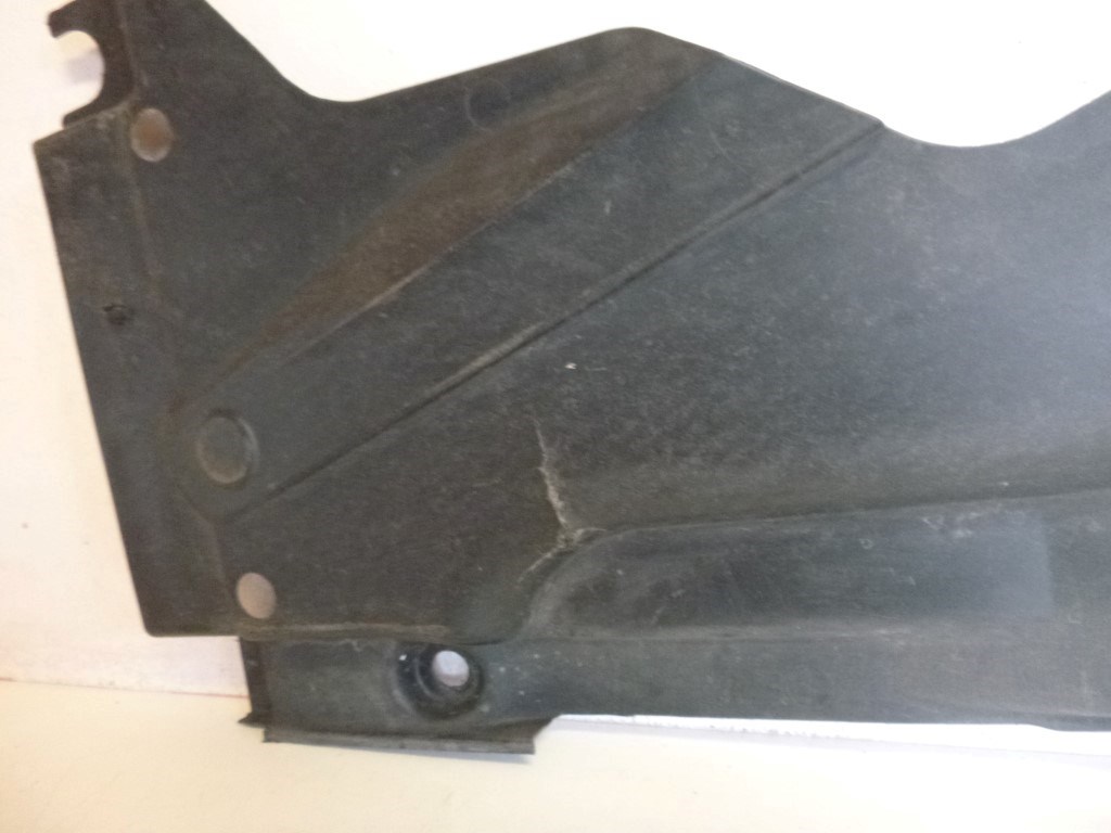 Audi A4 kombi (8E B7) jobb hátsó fenéklemeztálca 8E0825216T 2. kép