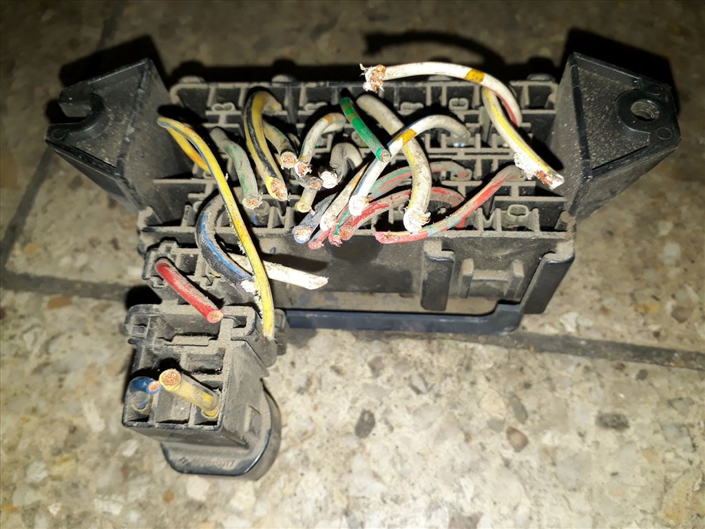 Suzuki Vitara Biztosítéktábla / Relé Tábla 3. kép