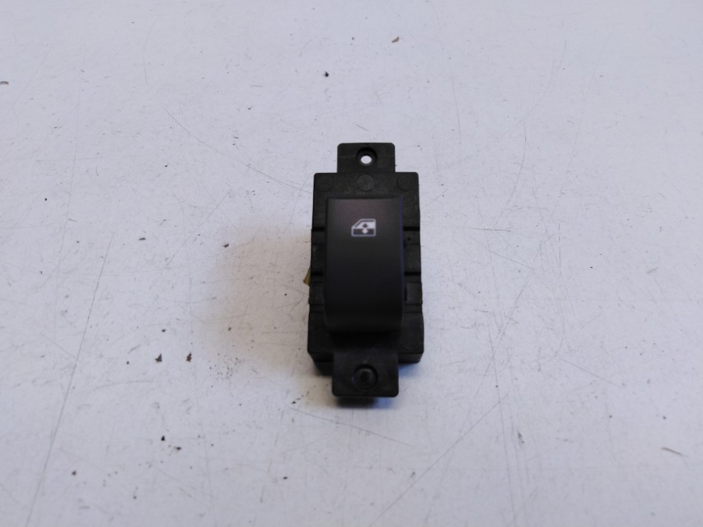 Chevrolet Captiva bal hátsó ablakemelõ kapcsoló 1. kép