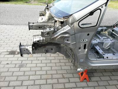 Ford B-max bal első negyed