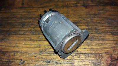 Audi A3 8P Jobb Első Ajtó Zárbetét 8E2 837 064