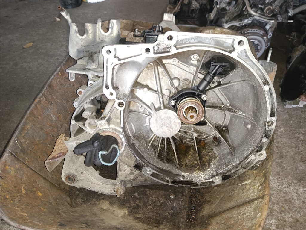 Mazda 3 BK manuális váltó  1. kép