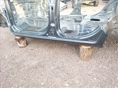 Kia Ceed (ED) bal küszöb