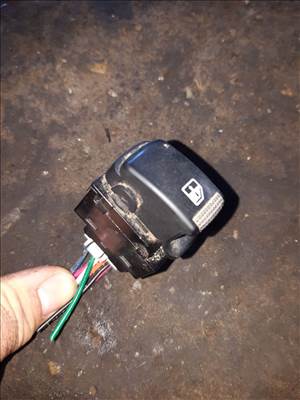 Kia Sorento Ablakemelő Kapcsoló