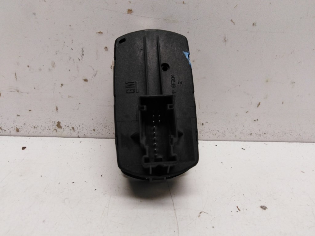 Opel Corsa D bal elsõ ablakemelõ kapcsoló 13258522 2. kép
