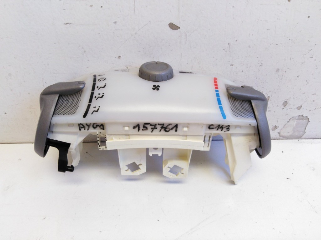 Toyota Aygo (AB10) fûtéskapcsoló (fûtés kapcsoló) 559000H010 2. kép