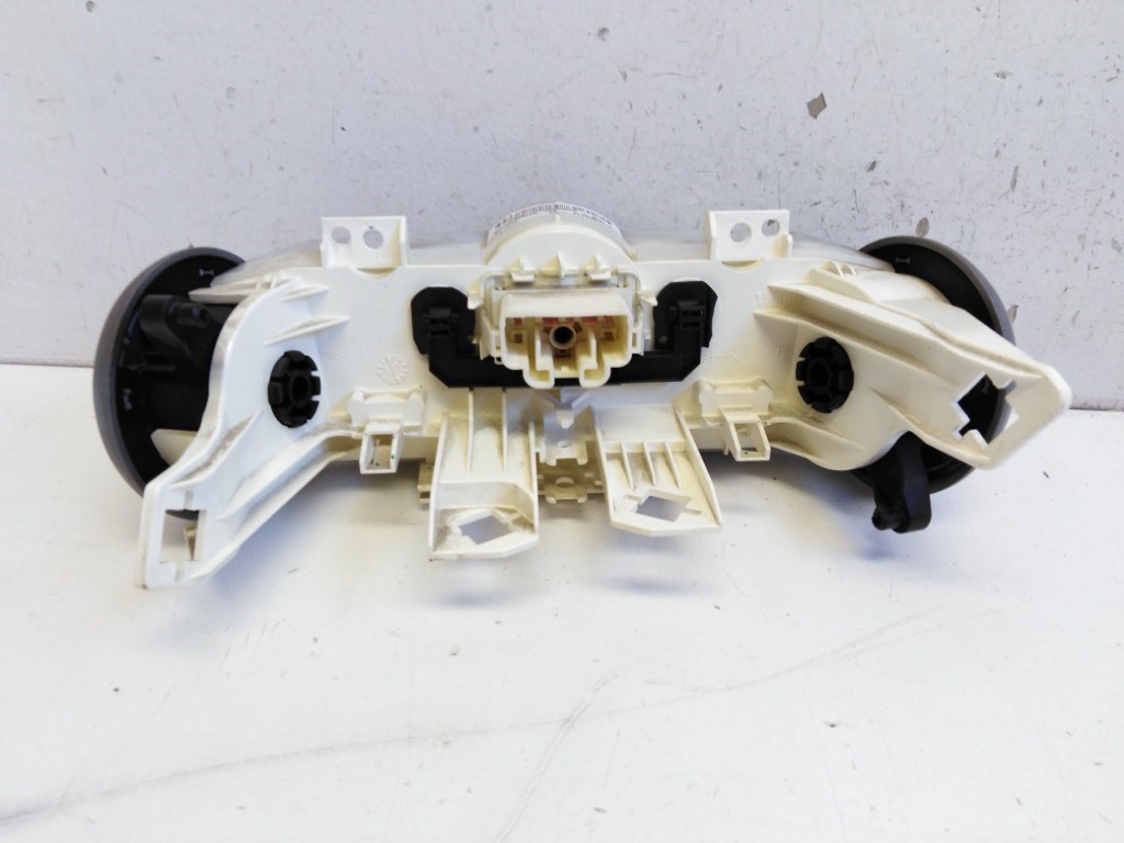 Toyota Aygo (AB10) fûtéskapcsoló (fûtés kapcsoló) 559000H010 3. kép