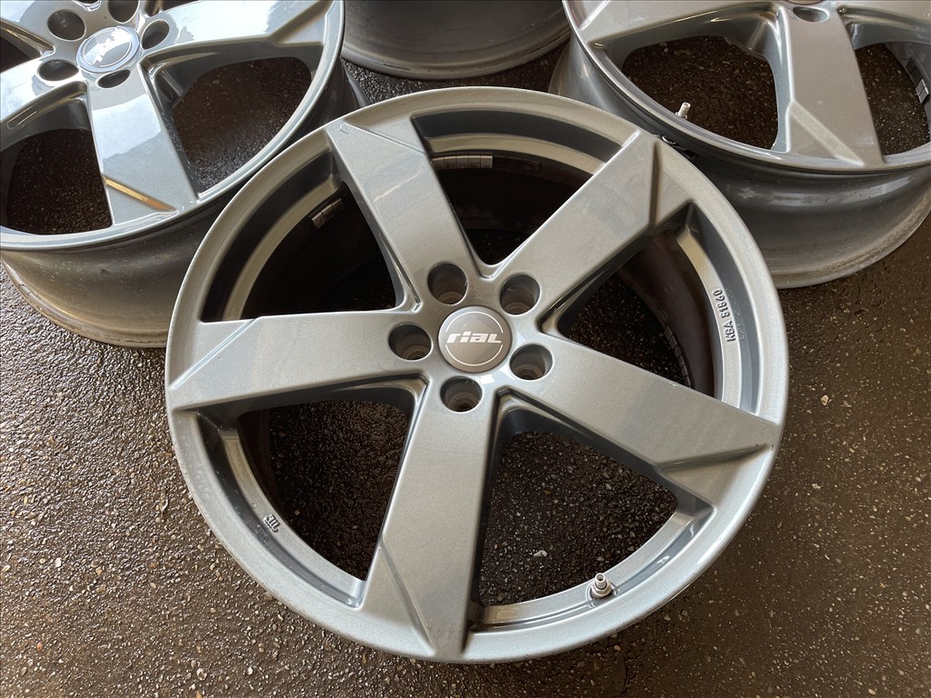  19-es, 5x108-as újszerű Rial alufelni 4. kép
