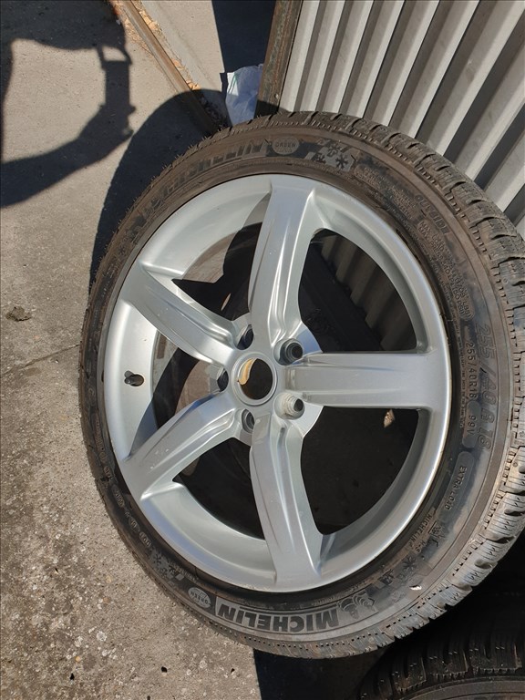 18" 5x114,3 Aston Martin DB9 (2 széles) 3. kép