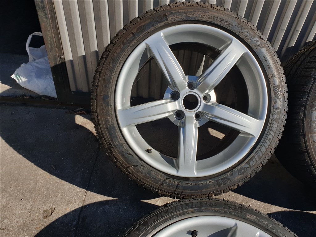 18" 5x114,3 Aston Martin DB9 (2 széles) 4. kép