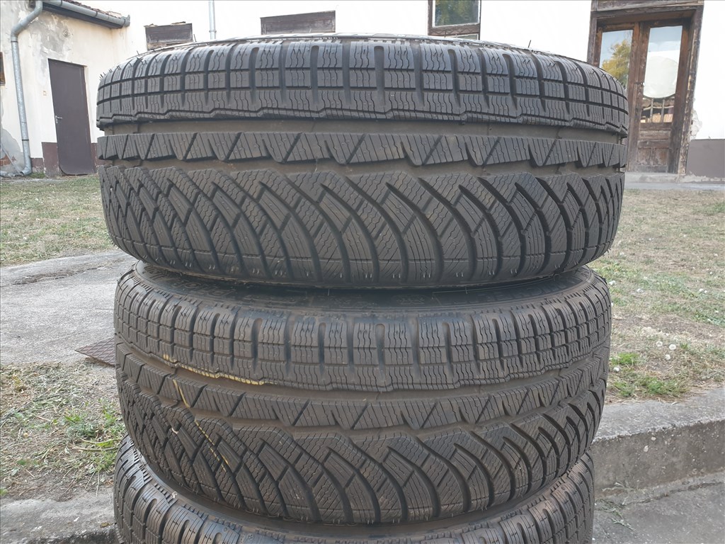 18" 5x114,3 Aston Martin DB9 (2 széles) 5. kép