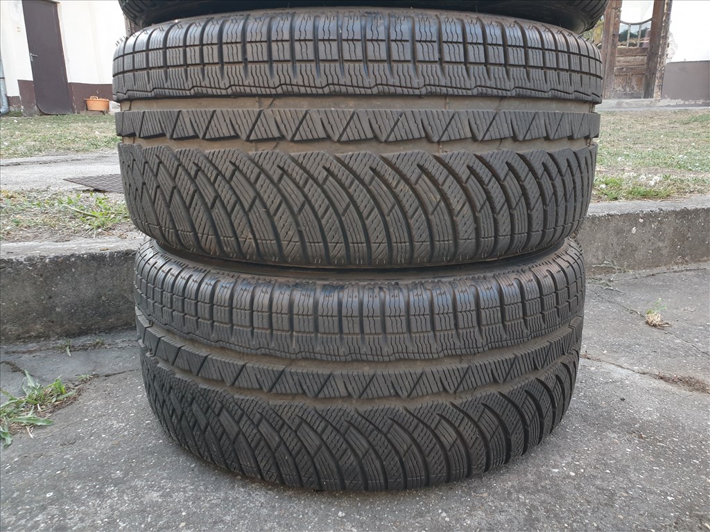 18" 5x114,3 Aston Martin DB9 (2 széles) 6. kép