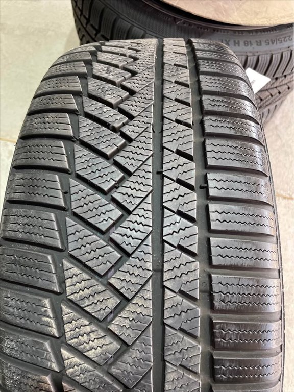  Mercedes Amg W205 gyári 18” téli alufelni 5. kép