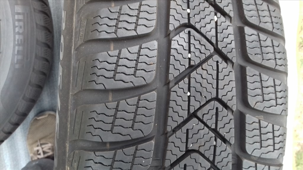  5x112 osztású 17" újszerű (gyári felni) BMW X1 X2 alufelni + TPMS rajta 205/60 Pirelli téli gumi 6. kép