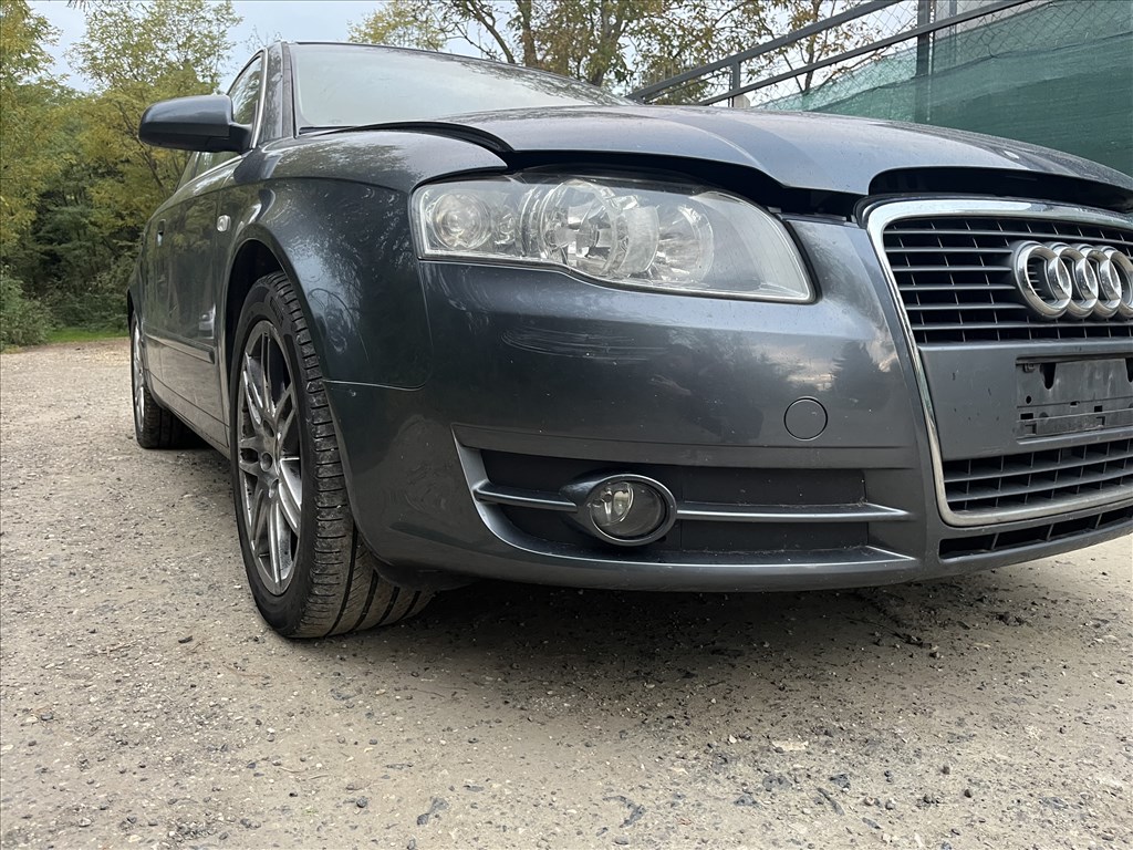 Audi A4 (B7) Első lökhárító LX7Z 1. kép