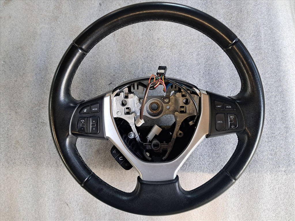 Suzuki Vitara (LY) multikormány  1. kép