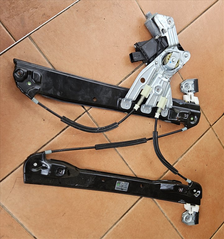 Opel Meriva B 1.4 Turbo Jobb első ablakemelő  3. kép