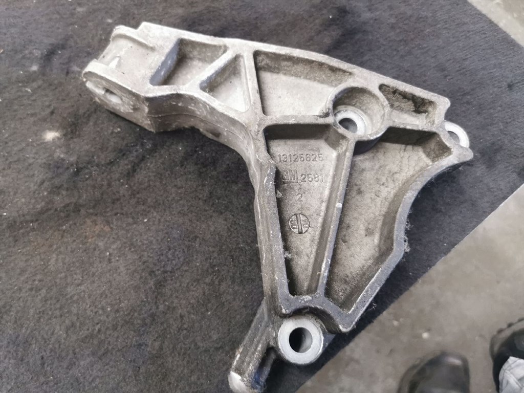 Opel Astra H 1.7 CDTI OPEL ASTRA H Váltó Tartó Bak (Pozíciófüggetlen)  2. kép