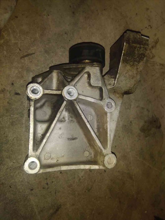 Rover 414I Klíma Kompresszor Tartó Konzol YLU 102440 2. kép