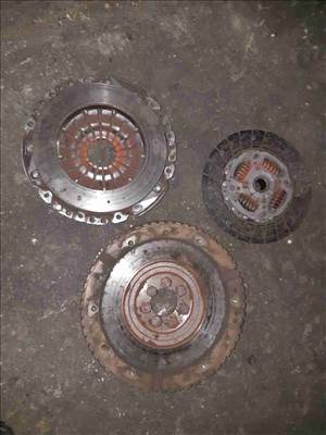 Renault Megane II Kuplung Szett  Egytömegû Lendkerék 322 0342 10