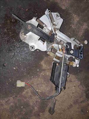 Kia Carnival II Bal Tolóajtó Zárszerkezet  Központizár Motor