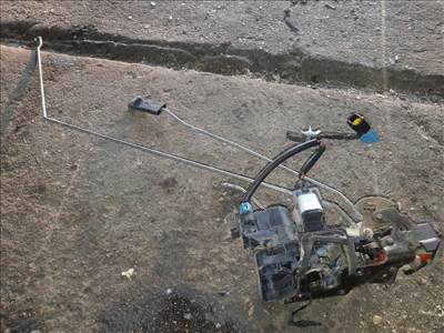 Opel Frontera B Bal Első Ajtó Zárszerkezet  Központizár Motor 16637561