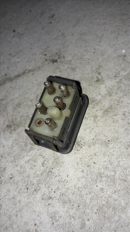 Volvo V40 Ablakemelõ Kapcsoló 2. kép