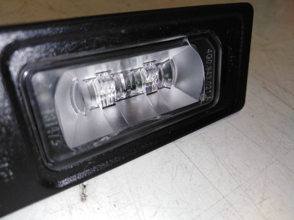 Audi A6  rendszám megvilágító 4G0943021A 2. kép