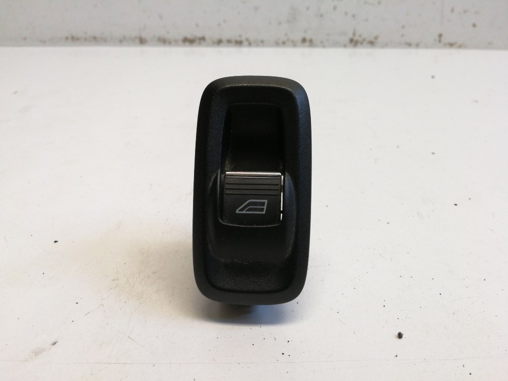 Ford Fiesta jobb hátsó ablakemelõ kapcsoló C1BB237W20AAW 1. kép