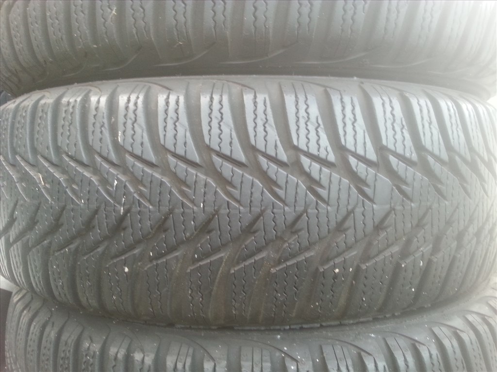  165/65R14 Goodyear Ultragrip újszerű 7 mm-es téli gumi garnitúra 3. kép