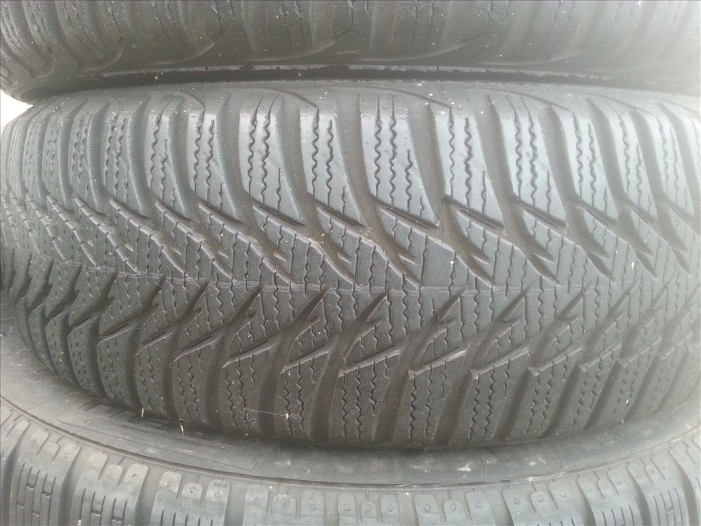  165/65R14 Goodyear Ultragrip újszerű 7 mm-es téli gumi garnitúra 4. kép