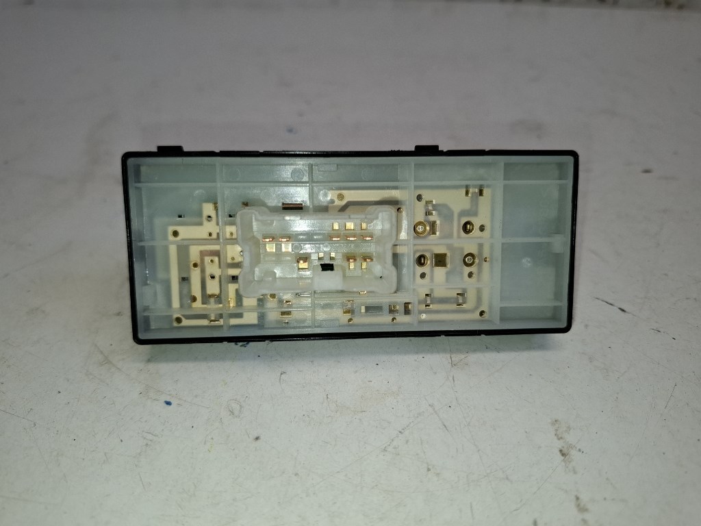 Nissan Juke (F16) jobb elsõ ablakemelõ kapcsoló 190830SN1 3. kép