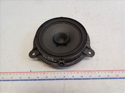 Nissan Navara bal hátsó hangszóró 28156BR00A