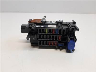 Nissan Note (E12) biztosítéktábla utastér