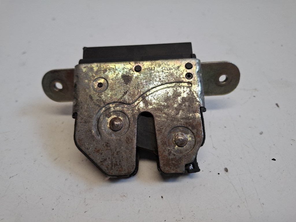 Opel Corsa D 5 ajtós csomagtérajtózár (csomagtérajtó zár) 55701971 1. kép