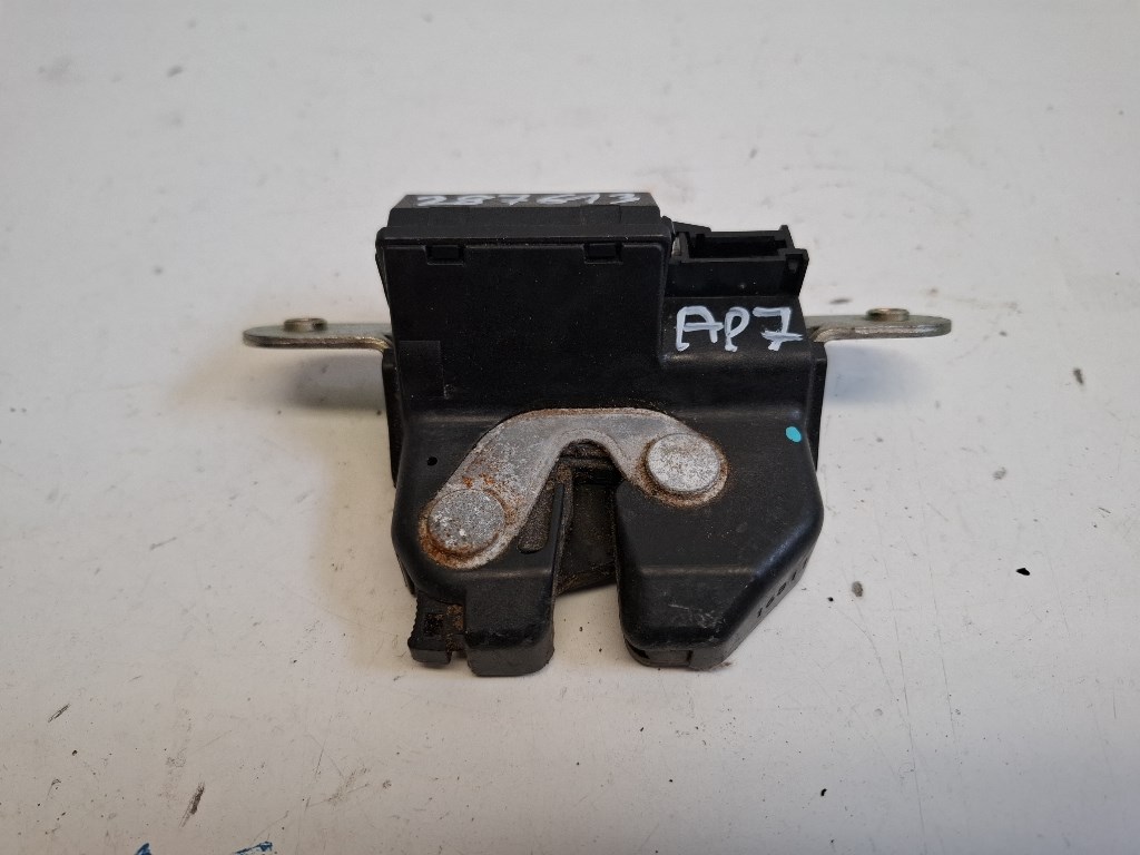 Opel Corsa D 5 ajtós csomagtérajtózár (csomagtérajtó zár) 55701971 3. kép