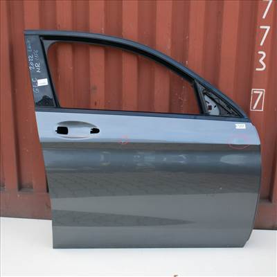 Mercedes-Benz GLC (2022) jobb első ajtó