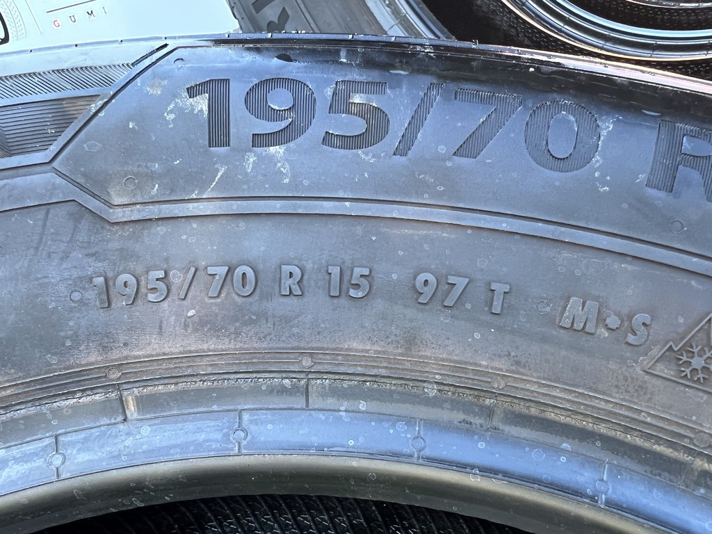 195/70 R15 Barum Polaris 5 téli gumi 6,5-7,5mm 5. kép