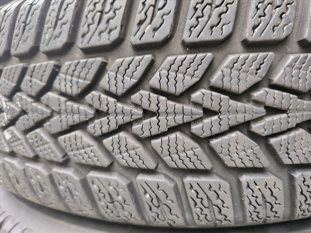  185/6515" 45e/4db Dunlop téli gumi gumi 9. kép