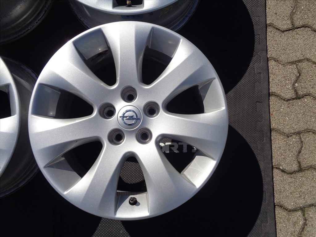 Opel gyári alufelni 16-os, 5×105-ös osztó szenzorral szép állapotban eladó. 5. kép