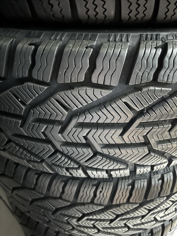 4db 225/55R17 új Taurus téligumi Winter UHP 225/55R17 téli gumi 225 55 17 225/55/17 2. kép