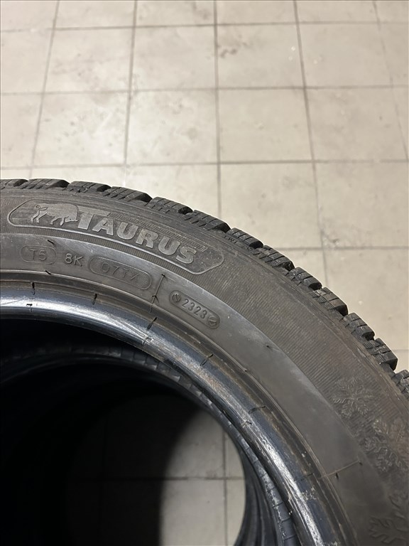 4db 225/55R17 új Taurus téligumi Winter UHP 225/55R17 téli gumi 225 55 17 225/55/17 4. kép