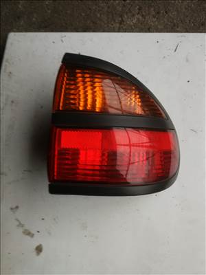 Renault Laguna I hátsó lámpák,vészhárító 8000 Ft tol