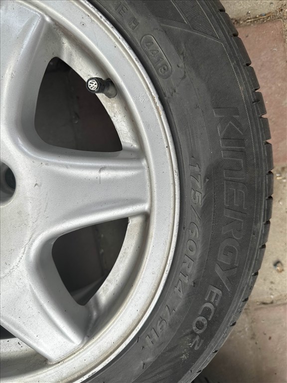  4x100 lyukosztású 14" használt BBS alufelni, rajta 175/60 újszerű Hankook nyári gumi gumi  2. kép