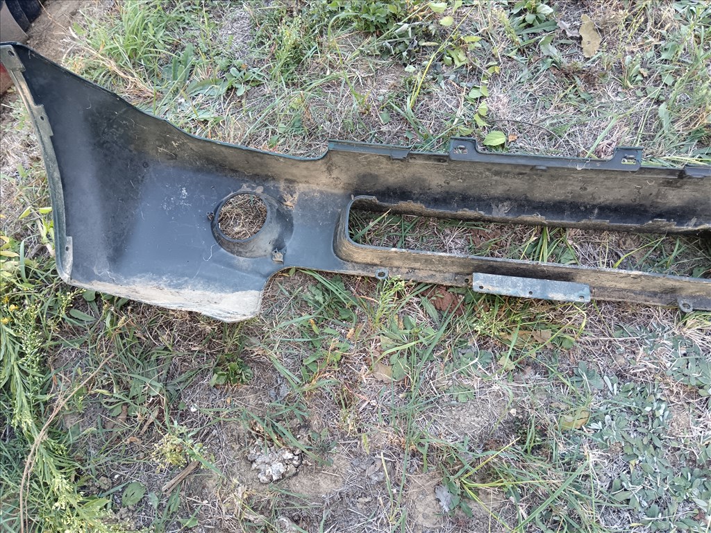 Suzuki Jimny első lökhárító  2. kép