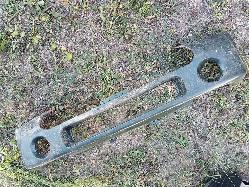 Suzuki Jimny első lökhárító  1. kép